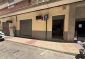 Local comercial en venta con 131m² en Murcia, en la zona de San Pedro foto