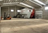 743m² warehouse industrial for sale in Valdepeñas photo