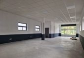 Local comercial en alquiler con 138m² en San Miguel de la Barreda, Lugar POLIGONO DE GRANDA (LA ROZA) foto