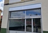 Local comercial en alquiler con 138m² en San Miguel de la Barreda, Lugar POLIGONO DE GRANDA (LA ROZA) foto
