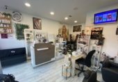 48m² salon de coiffure pour vente à Oviède, dans le quartier de La Corredoria photo