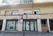 Local comercial en venta con 260m² en Montcada i Reixac, Carrer de la Bateria foto