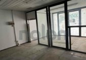 Local comercial en venta con 260m² en Montcada i Reixac, Carrer de la Bateria foto