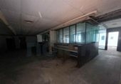 Local comercial en venta con 260m² en Montcada i Reixac, Carrer de la Bateria foto