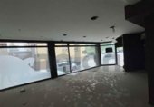 129m² locaux commerciaux pour vente à Manresa, dans le quartier de Sagrada Família, Carrer de la Maria Aurèlia Capmany photo
