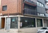 129m² locaux commerciaux pour vente à Manresa, dans le quartier de Sagrada Família, Carrer de la Maria Aurèlia Capmany photo