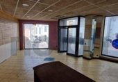 179m² commercial premises for sale in Mollet del Vallès, Carrer Dos de Maig photo