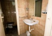 Local comercial
en venda
amb 220m² a Valdepeñas, Calle Torrecilla, 48 foto