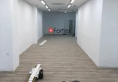 Local comercial en alquiler con 150m² en Jaén foto
