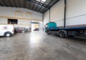570m² warehouse industrial for sale in Loja, Calle Vistahermosa photo
