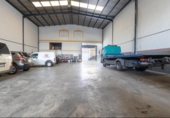 570m² warehouse industrial for sale in Loja, Calle Vistahermosa photo