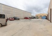 570m² warehouse industrial for sale in Loja, Calle Vistahermosa photo