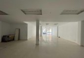 Local comercial en venta con 802m² en Coria del Río, Calle Alcalde Luis Ramírez Palma foto