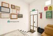 Local comercial Industrial en venta con 293m² en Ubrique, Calle Santa Ana foto
