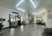 40m² salon de coiffure pour vente à Huelva, Avenida Martín Alonso Pinzón photo