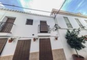 250m² building for sale in Estepona photo