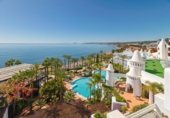 250m² building for sale in Estepona photo