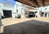 Local comercial
en lloguer
amb 237m² a Palomares del Río, Calle CORTINALES, 4 foto