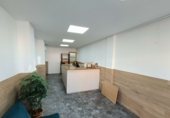 80m² bar for assignment in Cáceres, in the area of Hernán Cortés photo