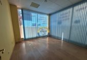 Local comercial en venta con 90m² en León, en la zona de Ventas, Mariano Andres foto