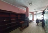 Local comercial en alquiler con 100m² en Grado foto