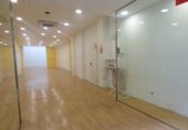 Local comercial en alquiler con 100m² en Manresa, en la zona de Vic - Remei, Carrer Infants foto