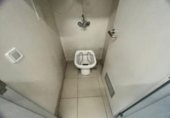 Local comercial en venta con 230m² en Madrid, en la zona de Palomeras Sureste, Calle de Villalobos foto