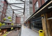 250m² locaux commerciaux pour vente à Saint-Jacques-de-Compostelle, dans le quartier de A Raxeira, Rúa de Lisboa photo