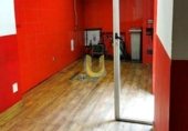 73m² commercial premises for sale in Madrid, in the area of Imperial, Calle Los Chulapos photo
