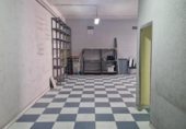 319m² warehouse for sale in Madrid, in the area of Simancas, Calle de Julián Camarillo photo