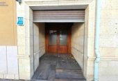 Local comercial en venta con 393m² en Pradoluengo, Calle Maestro Gonzalo Arenal foto