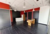 Local comercial
en venda
amb 66m² a Sant Sebastià, Calle Adarra foto