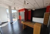 Local comercial
en venda
amb 66m² a Sant Sebastià, Calle Adarra foto