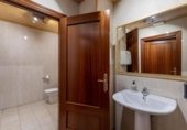 106m² office for sale in Granada, in the area of The Manigua, Calle Almona del Campillo photo