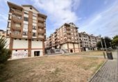 Local comercial en venta con 225m² en Pola de Siero, Calle Sota foto