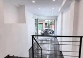 91m² commercial premises for sale in Badalona, in the area of The Health, Carrer de Pau Piferrer photo