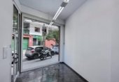 91m² commercial premises for sale in Badalona, in the area of The Health, Carrer de Pau Piferrer photo
