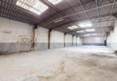 465m² entrepôt industriel pour vente à Madrid, dans le quartier de Casco Histórico de Vallecas, Calle del Monte Aya photo