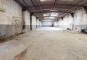 465m² entrepôt industriel pour vente à Madrid, dans le quartier de Casco Histórico de Vallecas, Calle del Monte Aya photo