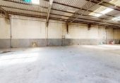 465m² entrepôt industriel pour vente à Madrid, dans le quartier de Casco Histórico de Vallecas, Calle del Monte Aya photo