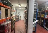 182m² commercial premises for sale in Madrid, in the area of Pueblo Nuevo, Calle del Lago Constanza photo