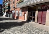 182m² commercial premises for sale in Madrid, in the area of Pueblo Nuevo, Calle del Lago Constanza photo