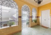 627m² building for sale in Granada, in the area of Albaicín, Calle Zenete photo