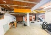 376m² commercial premises for sale in Tarrasa, Carrer de Colom photo