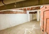 376m² commercial premises for sale in Tarrasa, Carrer de Colom photo