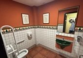 Local comercial
en venda
amb 105m² a Còrdova, Avenida Fray Albino foto