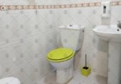 124m² locaux commerciaux pour vente à Huelva, calle lima, 21005 photo
