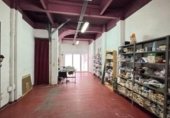 Local comercial en venta con 155m² en Tarrasa, Avinguda d'Àngel Sallent foto