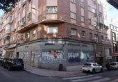 Local comercial en venta con 150m² en Madrid, en la zona de Ciudad Jardín, Calle de Pradillo foto