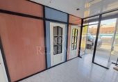 164m² commercial premises for sale in Castelldefels, Carrer de Rafael Casanova i Comes photo